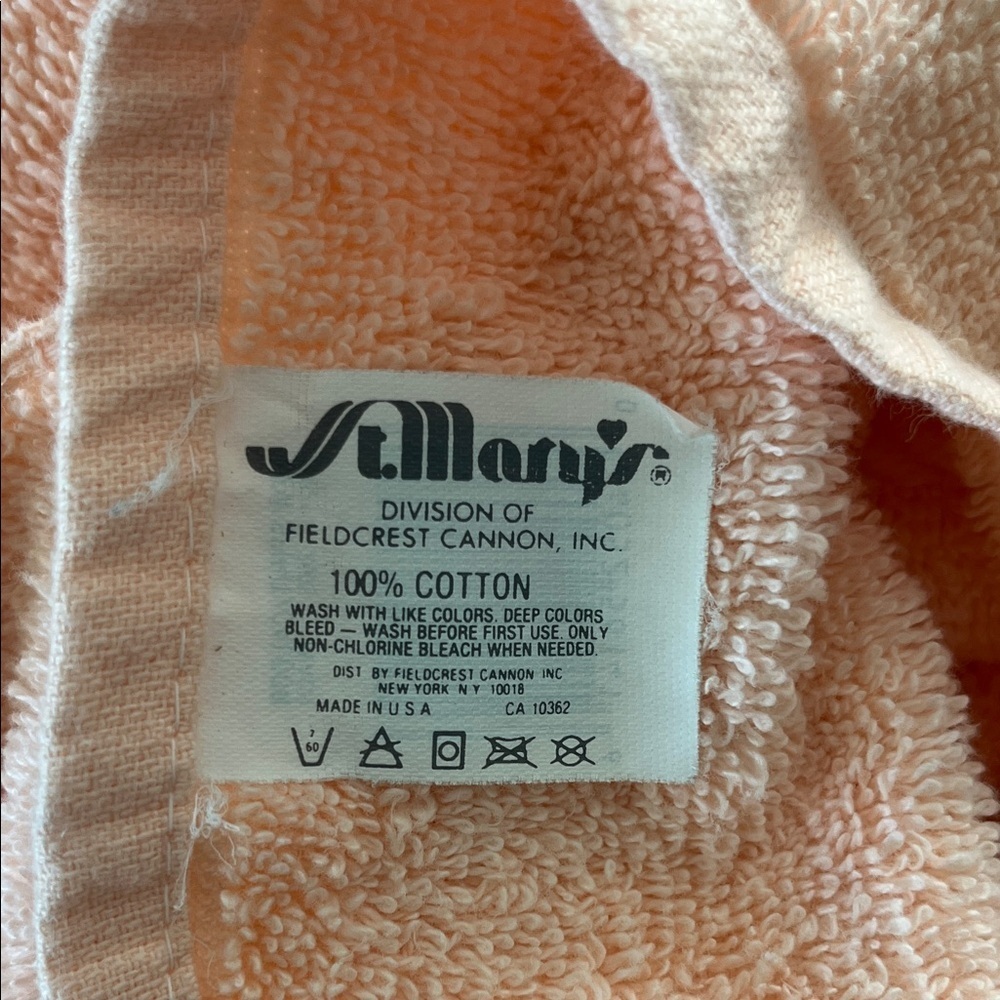 Vintage St. Mary’s by Fieldcrest Cannon Peach Cotton Bath Towel Plush 100% Cott - Picture 2 of 4